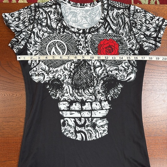 INKnBURN Skull/Rose Short Sleeve T-Shirt Women's Small - Picture 5 of 6